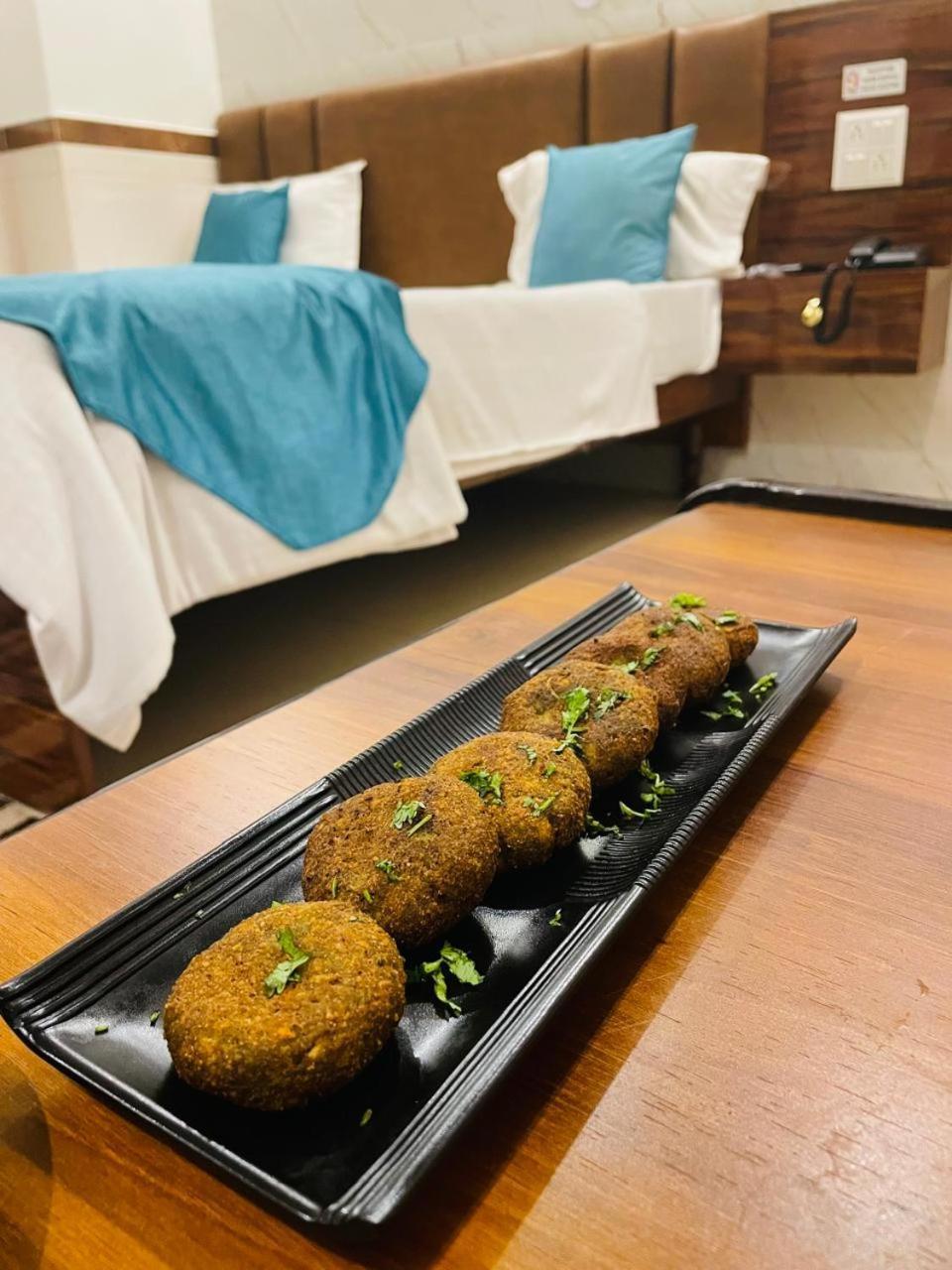 Hotel Dileep42 Lucknow Luaran gambar